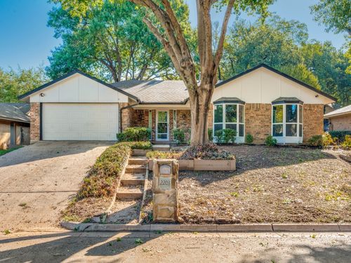 2203 Valleydale Dr, Arlington, TX, 76013-5429 | Card Image