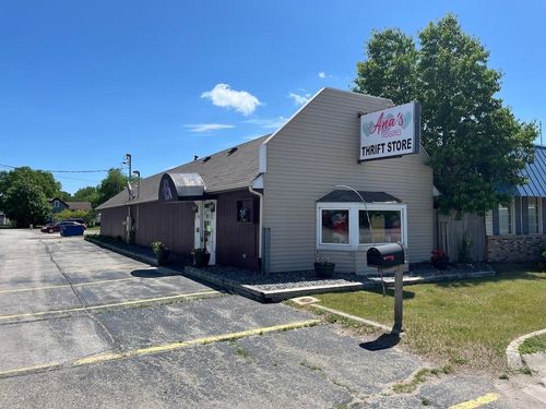 315 S Main St, Standish, MI, 48658-2512 | Card Image