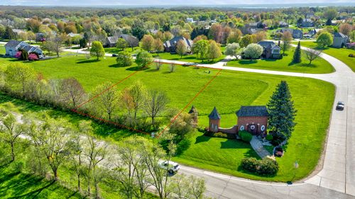 8501 Country Shire Ln, Spring Grove, IL, 60081-8989 | Card Image