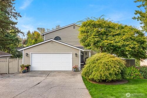 9630 Ne 35th Place, Clyde Hill, WA, 98004 | Card Image