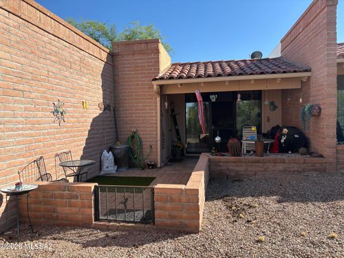 1320 W Desert Hills Dr, Green Valley, AZ, 85622-8283 | Card Image