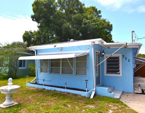 711 Cedar Pl, Fort Pierce, FL, 34950-8245 | Card Image