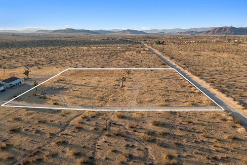 226 Rainbow Road, Yucca Valley, CA, 92284 | Card Image