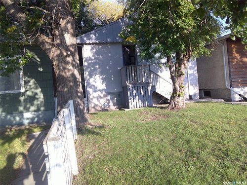 1253 Athol St, Regina, SK, S4T3C4 | Card Image