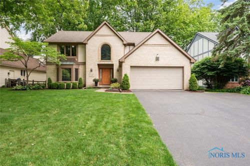 2426 Gibley Park Rd, Toledo, OH, 43617-2233 | Card Image