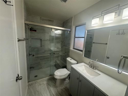 16911 Tranquil Dr, Sugar Land, TX, 77498-4842 | Card Image