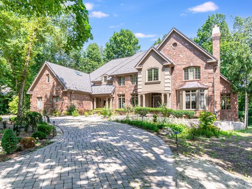 818 Fox Glen Dr, St. Charles, IL, 60174-8823 | Card Image