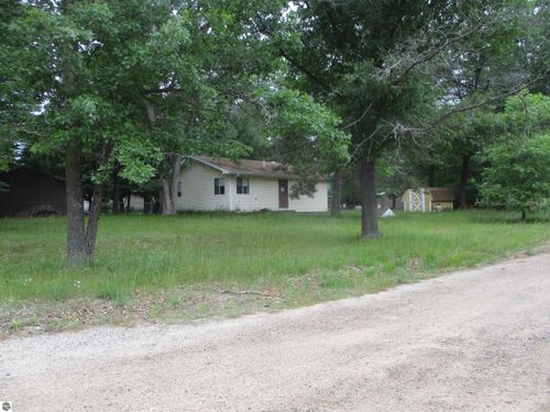 1639 Pontiac Trl, West Branch, MI, 48661-9737 | Card Image