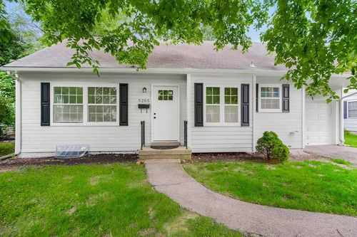 5205 W 50th Ter, Roeland Park, KS, 66205-1227 | Card Image