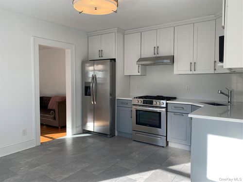 185 Forest Avenue, Oyster Bay, NY, 11560 | Card Image