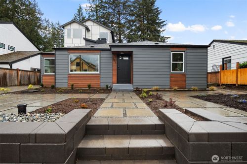 3811 Ne 89th St, Seattle, WA, 98115-3742 | Card Image