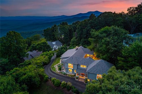 403 Laurel Park Rd, Blowing Rock, NC, 28605-6143 | Card Image