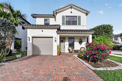 9886 W 34th Ave, Hialeah, FL, 33018-2016 | Card Image