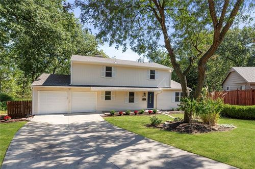 6319 Sherwood Ln, Merriam, KS, 66203-3633 | Card Image