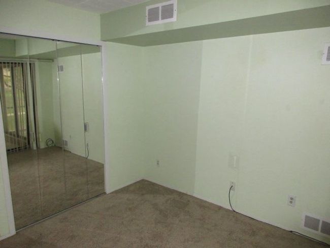 18447 University Park Dr, Condo with 2 bedrooms, 1 bathrooms and null parking in Livonia MI | Image 16