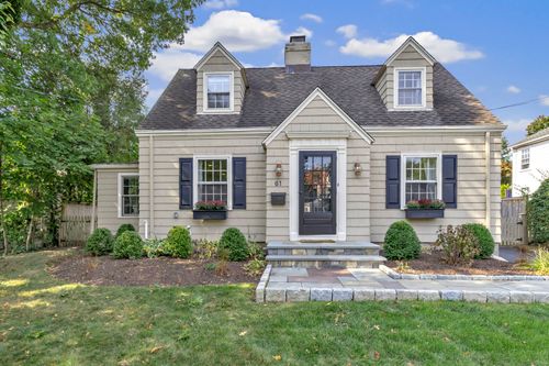 61 Dogwood Ln, Fairfield, CT, 06824-4505 | Card Image