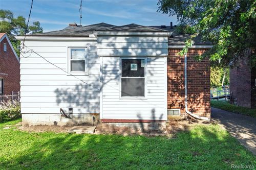 18287 Oakfield St, Detroit, MI, 48235-3282 | Card Image
