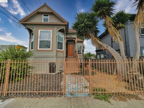 2103 Myrtle St, Oakland, CA, 94607 | Card Image