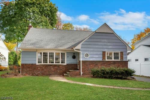 9 Glenfield Rd, Glen Ridge, NJ, 07028-1909 | Card Image