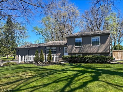 633 Laurelwood Dr Se, Warren, OH, 44484-2420 | Card Image
