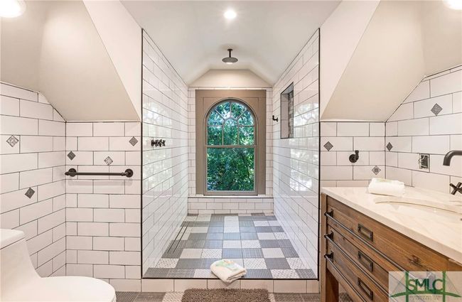 624 E Victory Dr, House other with 8 bedrooms, 5 bathrooms and null parking in Savannah GA | Image 32