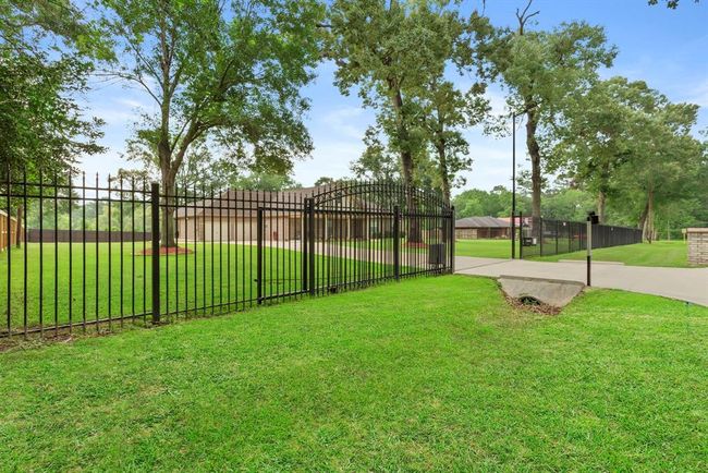 8518 Kerr Dr, House other with 3 bedrooms, 2 bathrooms and 2 parking in Tomball TX | Image 43