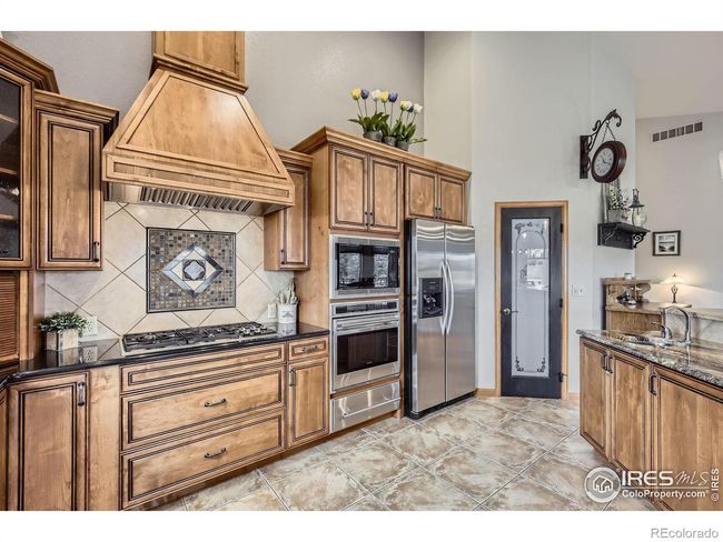Beautiful Kitchen w/ Pantry | Image 10