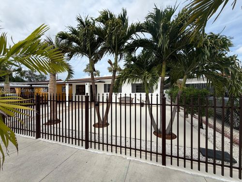 2541 W 10th Ave, Hialeah, FL, 33010-1906 | Card Image