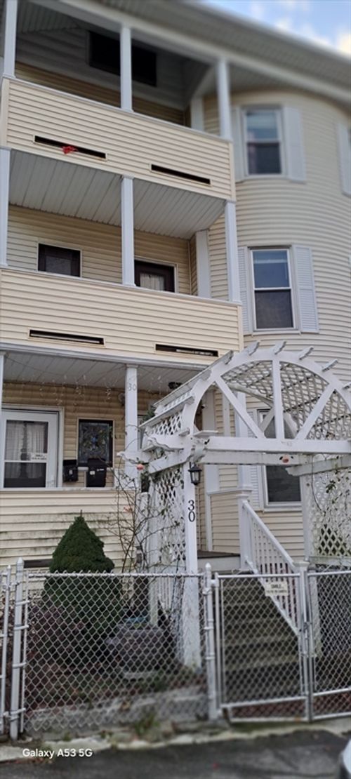 apt-2-30 Pattison St, Worcester, MA, 01604-4108 | Card Image
