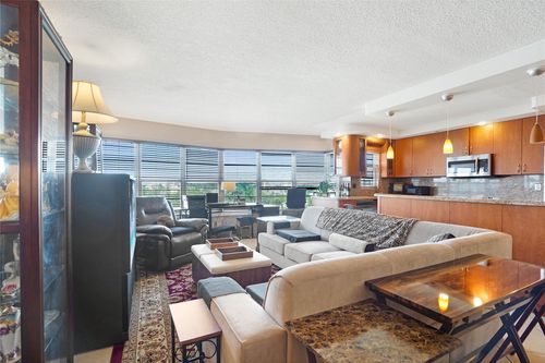 apt-608-2500 Ne 48th Ln, Fort Lauderdale, FL, 33308-4786 | Card Image