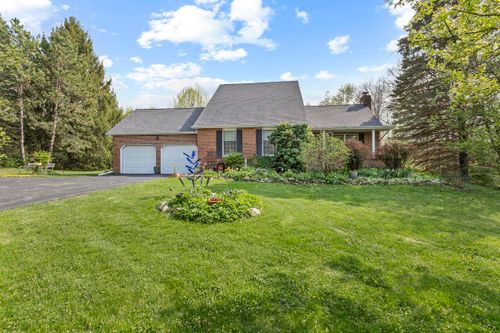 328 E Tratebas Road, Chesterton, IN, 46304 | Card Image