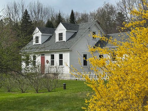 1061 High Street, West Gardiner, ME, 04345 | Card Image