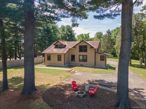 11 Kessler Dr, Hyde Park, NY, 12538-1412 | Card Image