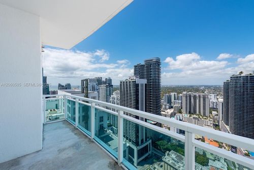 4801-950 Brickell Bay Dr, Miami, FL, 33131-3931 | Card Image