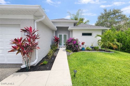 2983 6th St, Naples, FL, 34120-1331 | Card Image