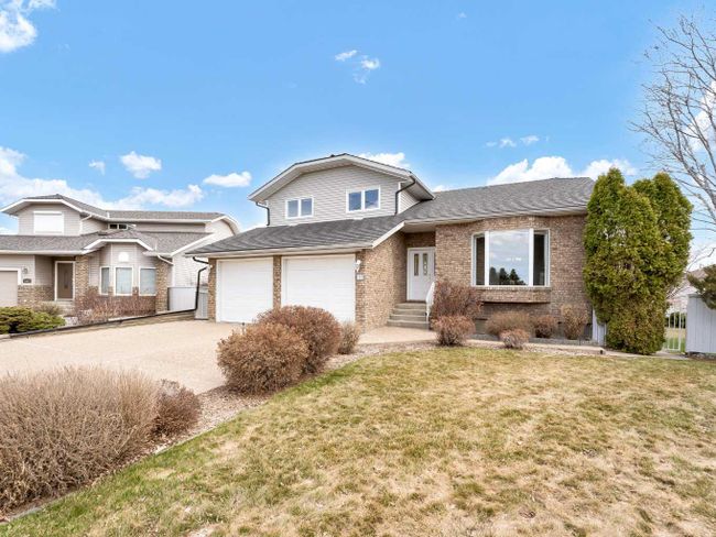 31 Cook Court Se, Home with 4 bedrooms, 3 bathrooms and 4 parking in Medicine Hat AB | Image 1