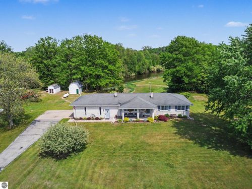 4389 Pine River Rd, Saint Louis, MI, 48880-9343 | Card Image