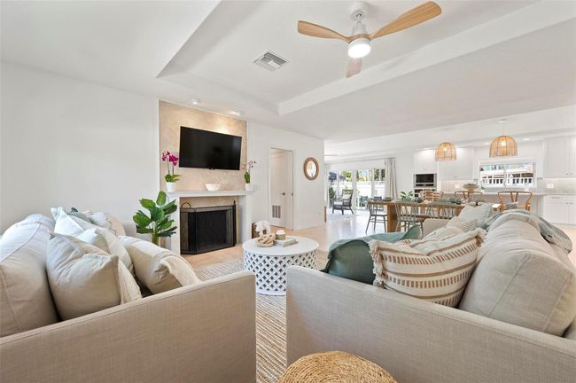 204 75 Th St, House other with 3 bedrooms, 2 bathrooms and null parking in HOLMES BEACH FL | Image 16
