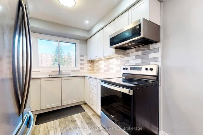37 - 960 Glen St, Condo with 3 bedrooms, 2 bathrooms and 1 parking in Oshawa ON | Image 8
