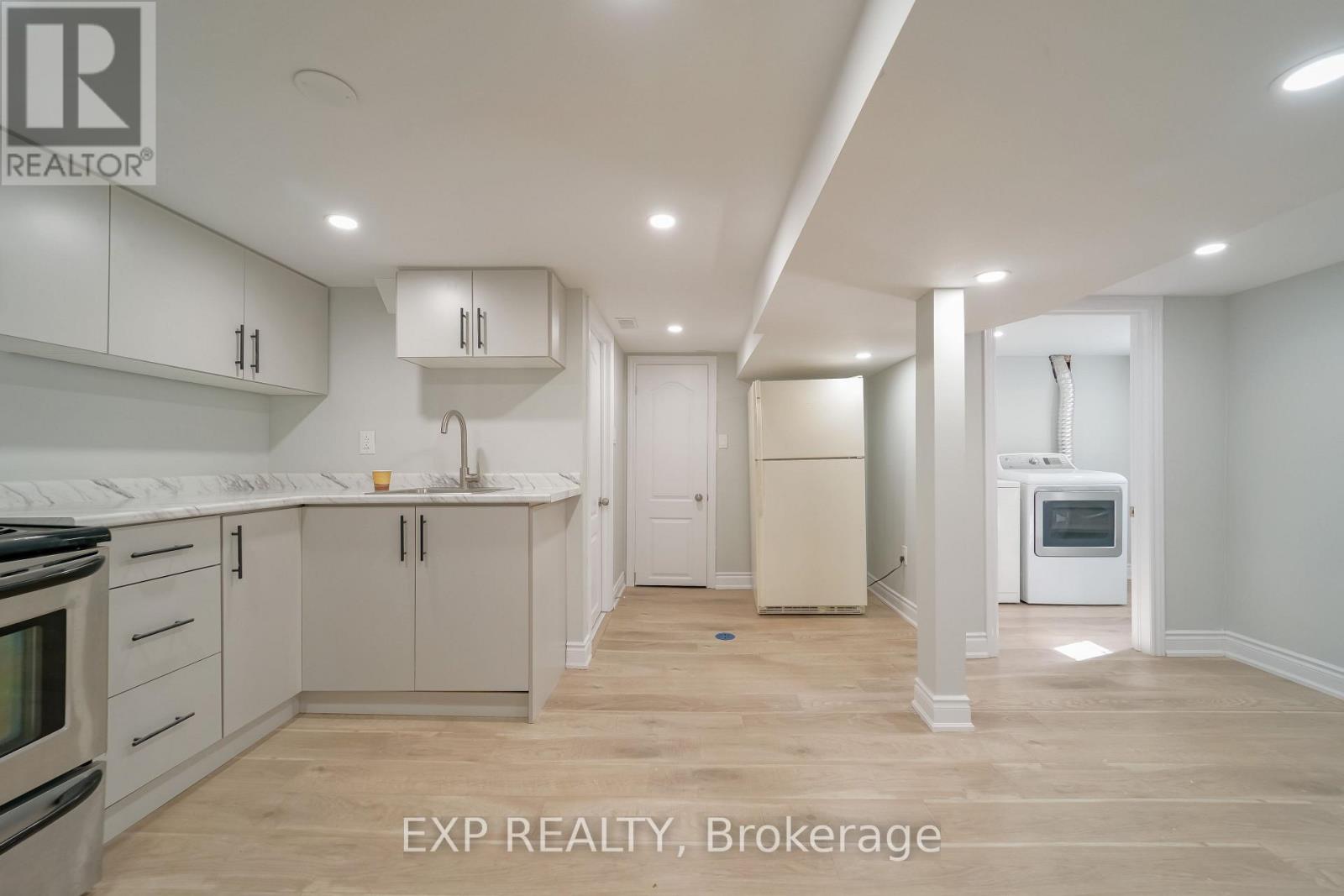 Residential Lease in Hamilton (Homeside) 2