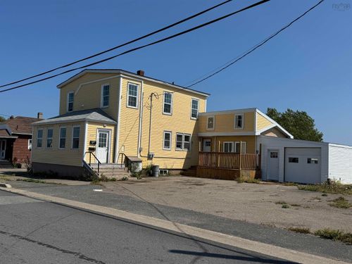 334 Atlantic St, Sydney Mines, NS, B1V1X1 | Card Image