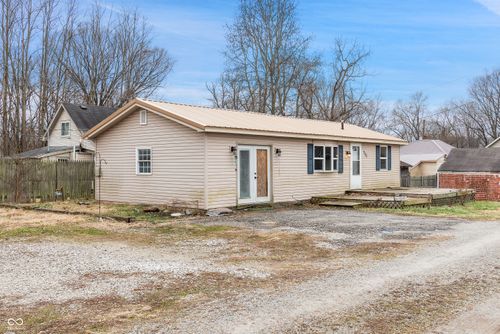 205 Short St, Brooklyn, IN, 46111-9733 | Card Image