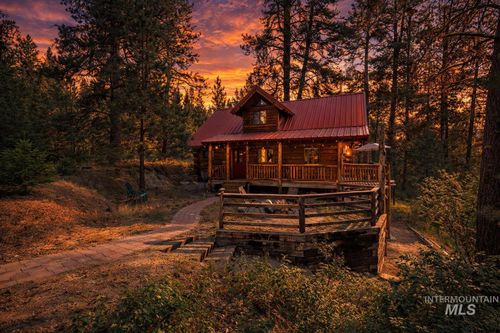 397 Warm Lake Rd, Cascade, ID, 83611-5116 | Card Image