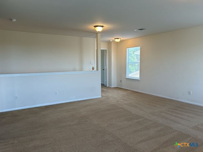 6504 Griffith Loop, House other with 3 bedrooms, 3 bathrooms and null parking in Killeen TX | Image 6