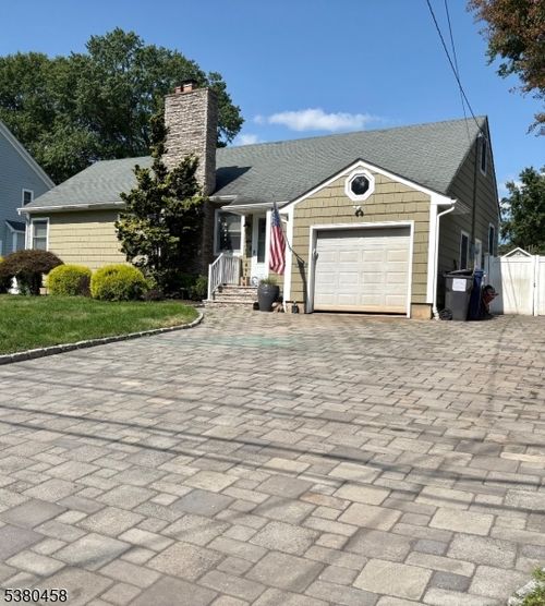92 Meadow Rd, Clark, NJ, 07066-2123 | Card Image