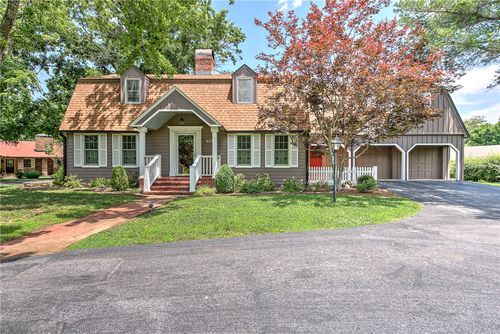 625 Sky Mountain Dr, Rogers, AR, 72756-3005 | Card Image
