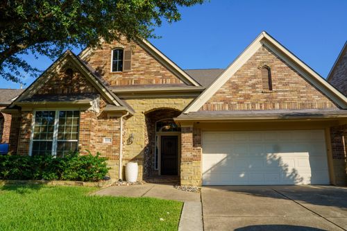 10011 Lakeside Gables Dr, Houston, TX, 77065-3922 | Card Image