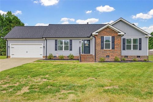 331 Tanglebrook Trl, Eden, NC, 27288-7666 | Card Image