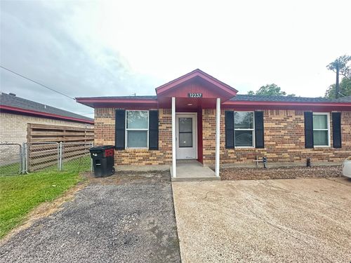 12237 11th St, Santa Fe, TX, 77510-7638 | Card Image