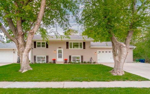 3031 Bethel St, Waterloo, IA, 50702-4201 | Card Image